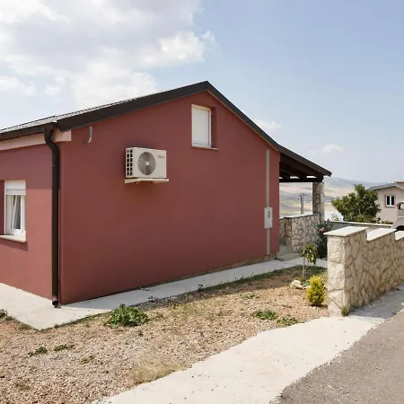 Holiday home Snug In Jasenice Near Sea *