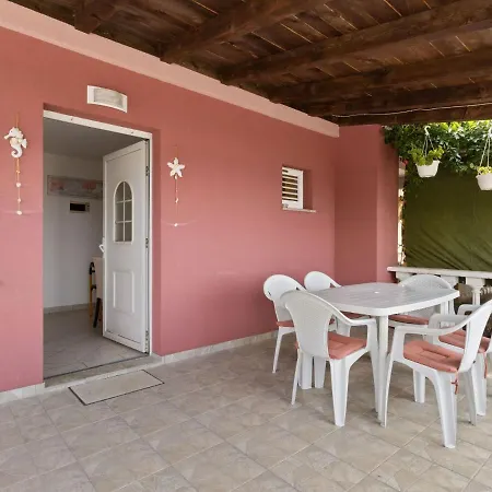 Snug In Jasenice Near Sea