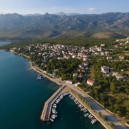 Snug In Jasenice Near Sea